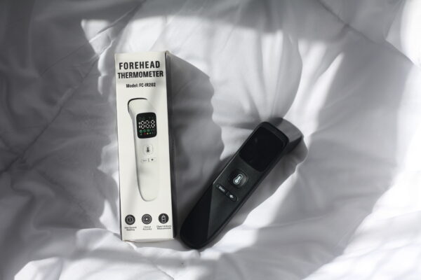 CE Approved Digital Infrared Forehead Thermometer – Non-Contact Fever Measurement - Image 2